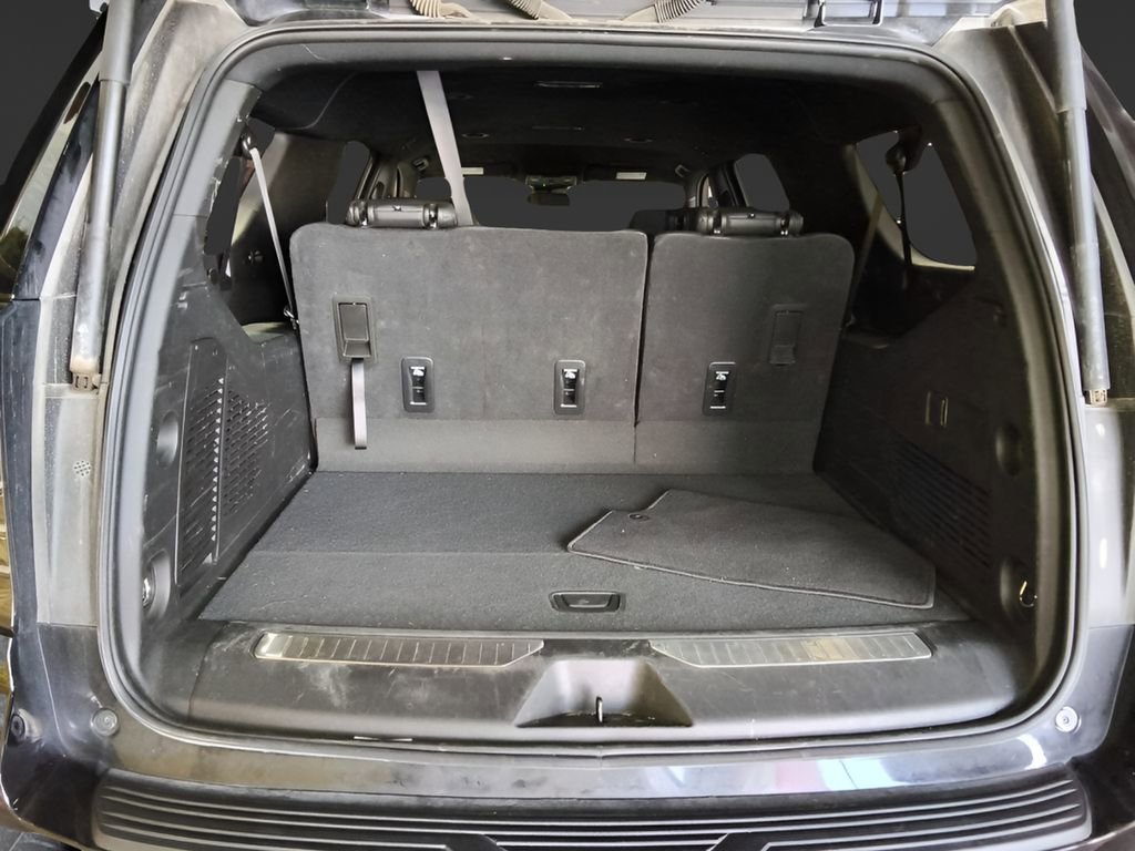 Used 2025 Chevrolet Suburban Z71 AWD/4WD image 6