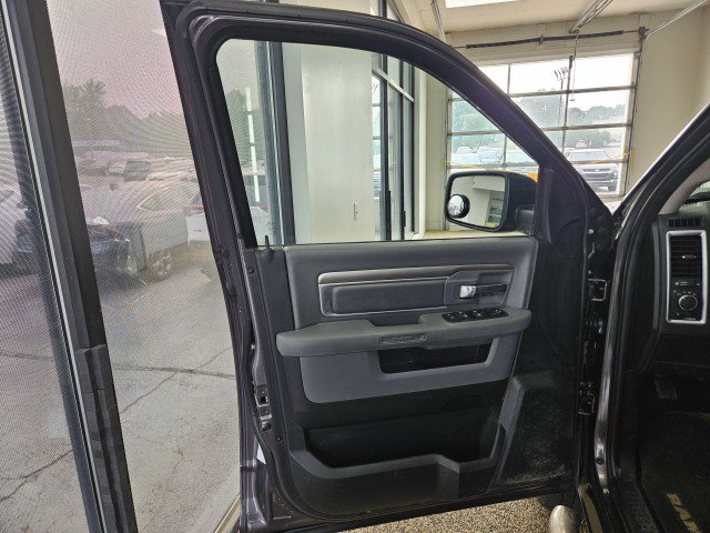 Used 2015 RAM 1500 Classic SLT AWD/4WD image 16