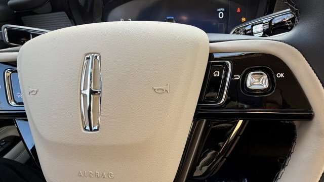 New 2026 Lincoln Corsair Premiere image 17