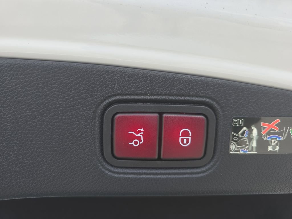 Used 2023 Mercedes-Benz E 450 Coupe image 26