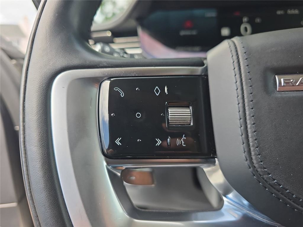 Used 2023 Land Rover Range Rover SE image 24
