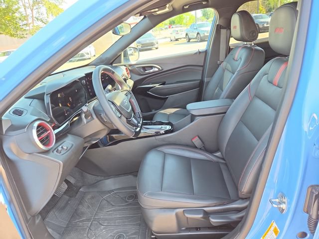 Used 2024 Chevrolet Trax RS w/ Sunroof Package FWD image 23