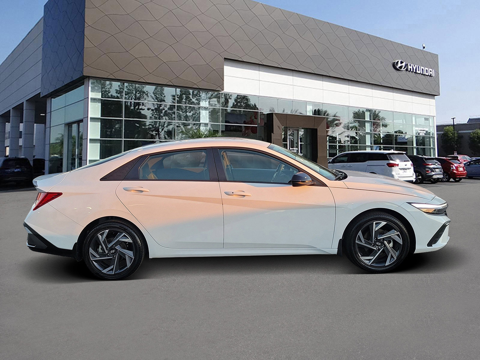 Certified 2025 Hyundai Elantra SEL image 4