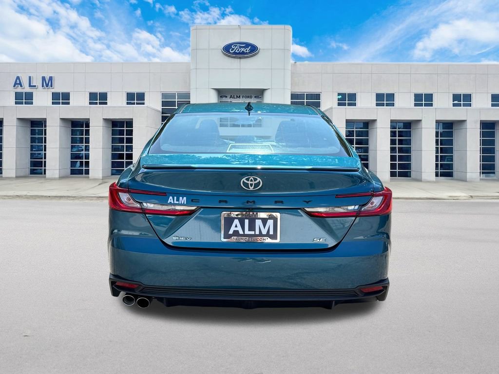Used 2025 Toyota Camry SE image 6
