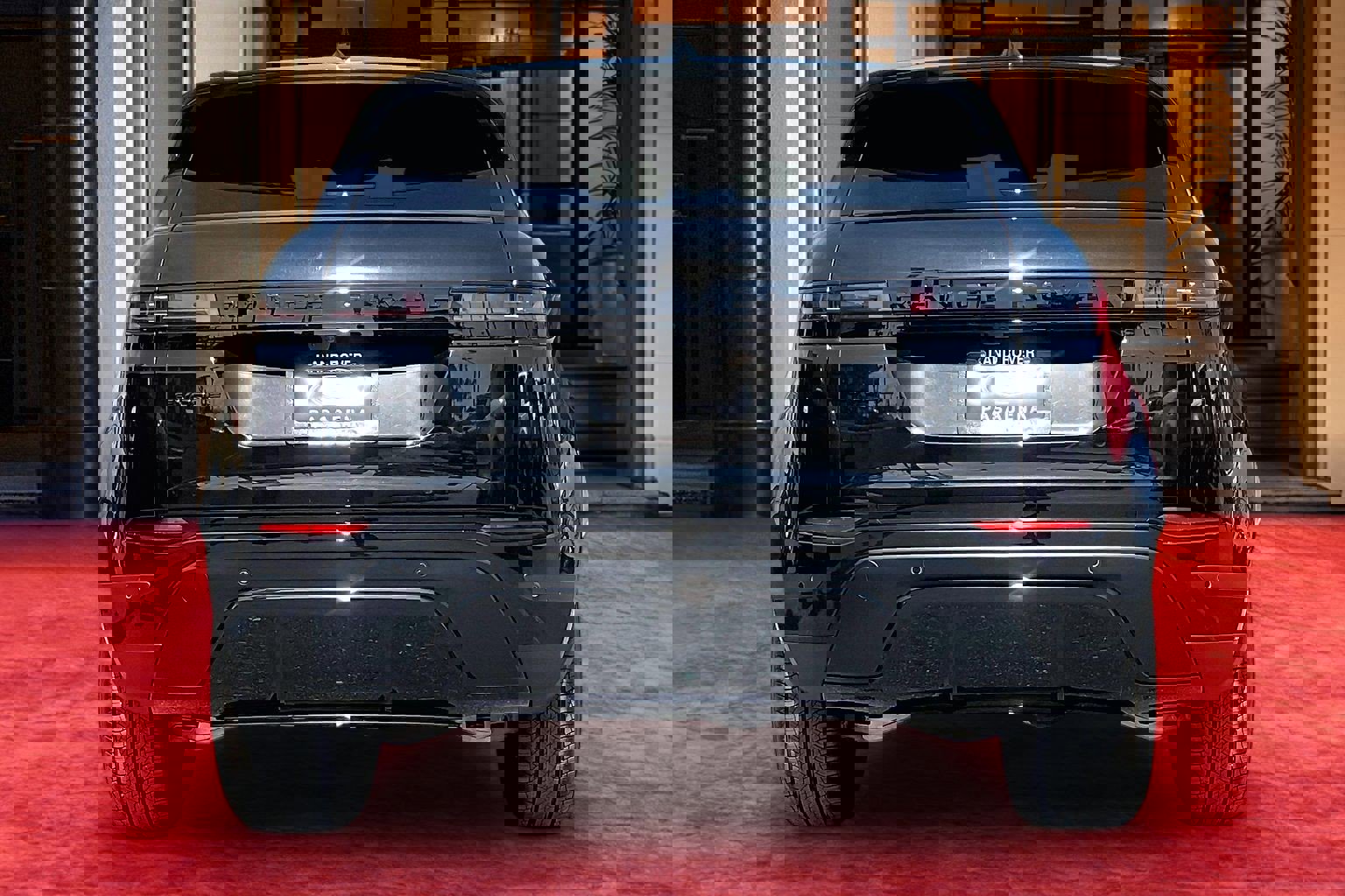 Used 2026 Land Rover Range Rover Evoque S image 4