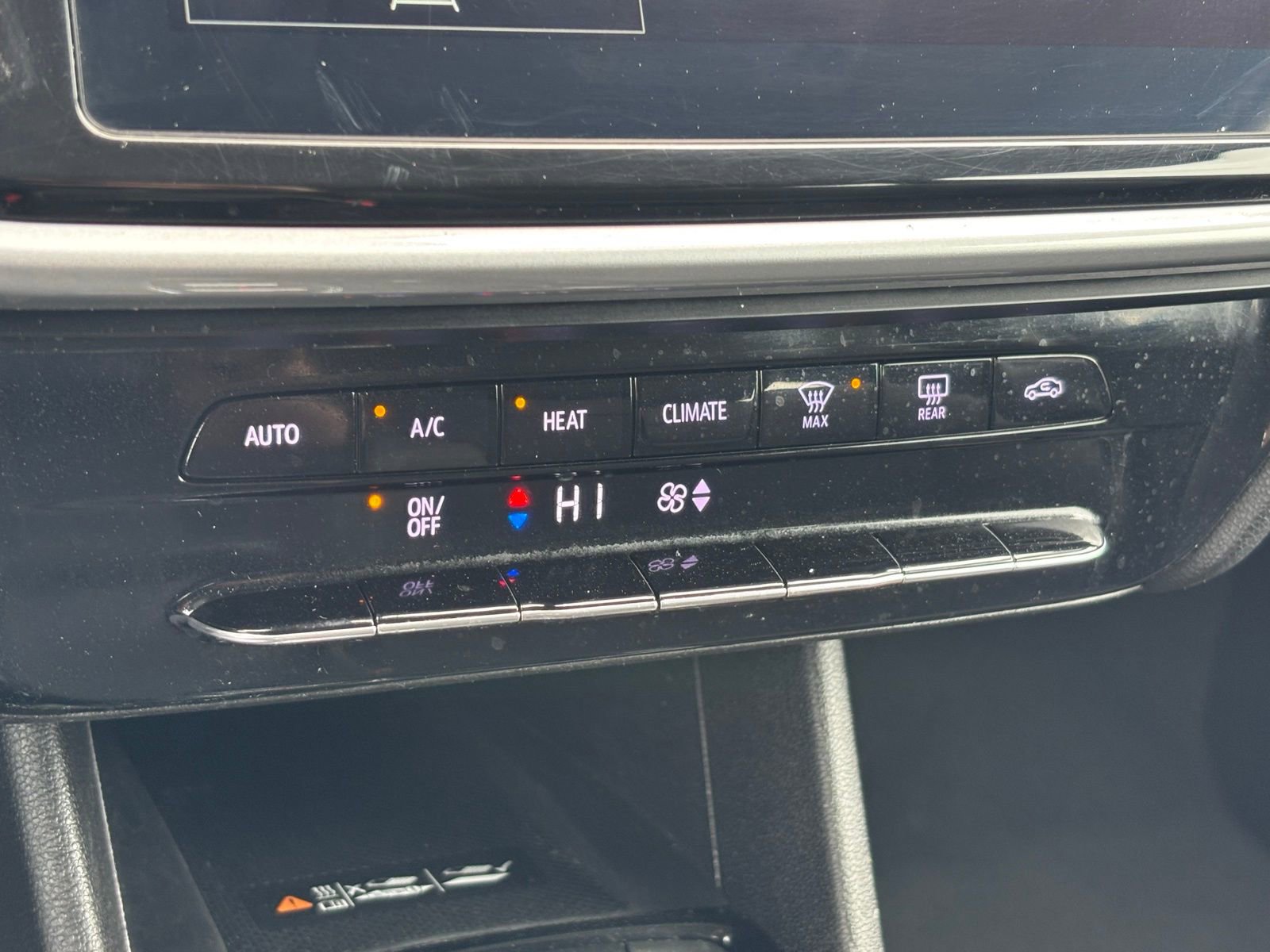 Used 2023 Chevrolet Bolt EUV LT FWD image 25