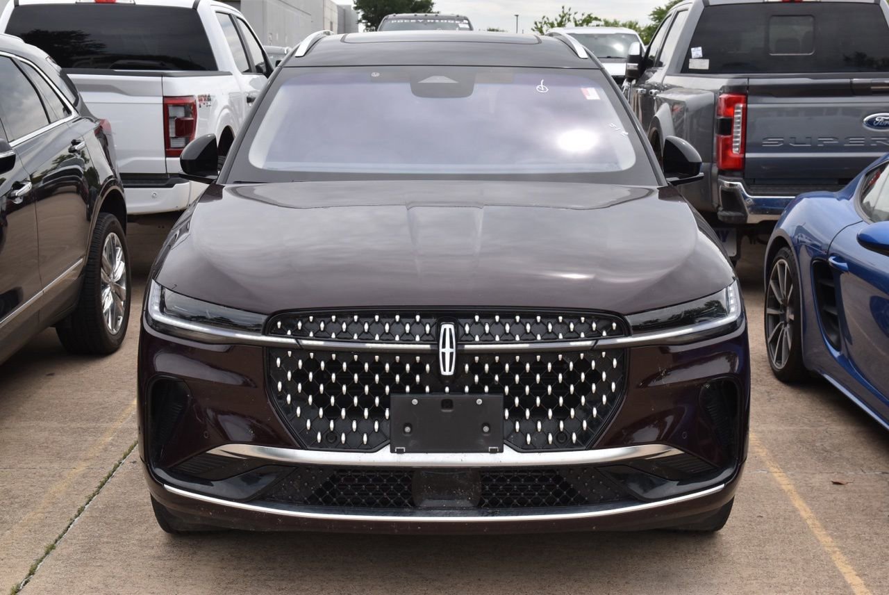 Certified 2024 Lincoln Nautilus Reserve w/ Equipment Group 202A AWD/4WD image 3