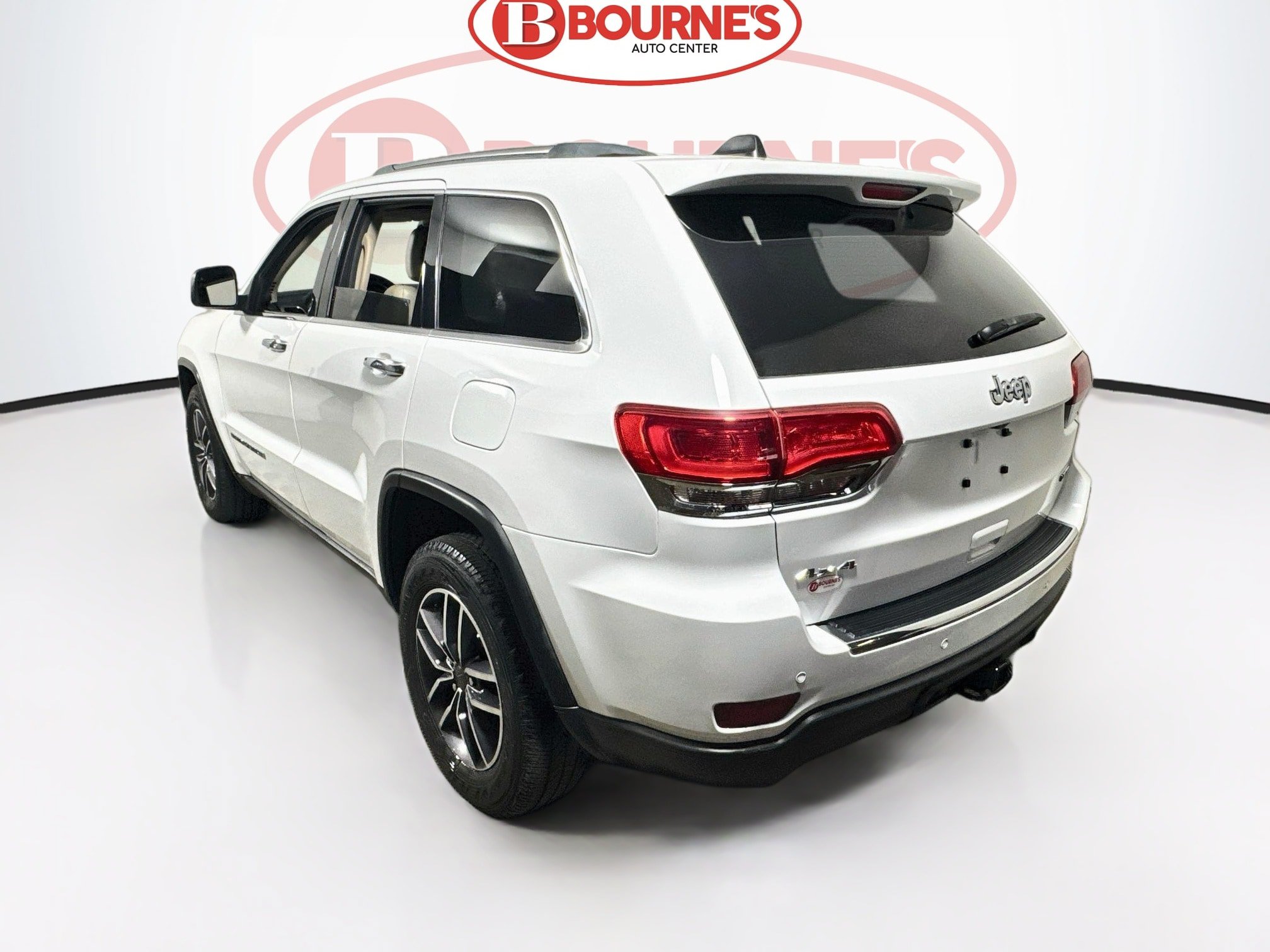 Used 2019 Jeep Grand Cherokee Limited AWD/4WD image 8
