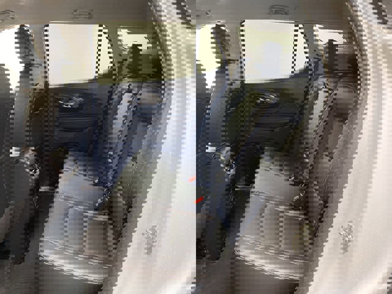 Used 2023 GMC Terrain SLT image 17