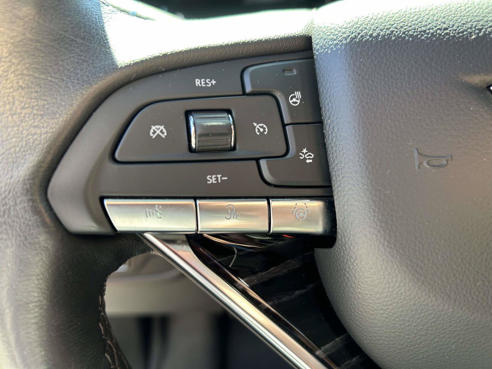 Used 2022 Cadillac Escalade Sport w/ Touring Package AWD/4WD image 24