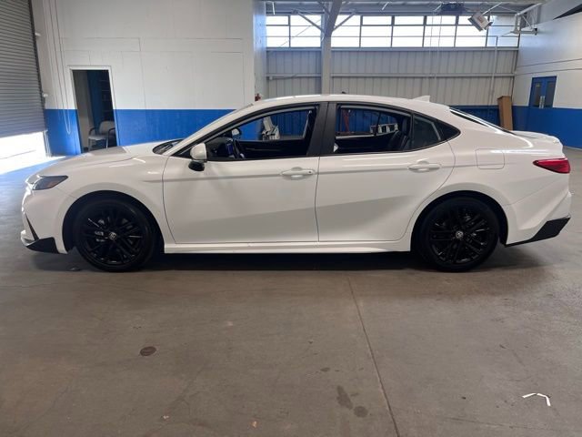 Used 2025 Toyota Camry SE FWD image 6