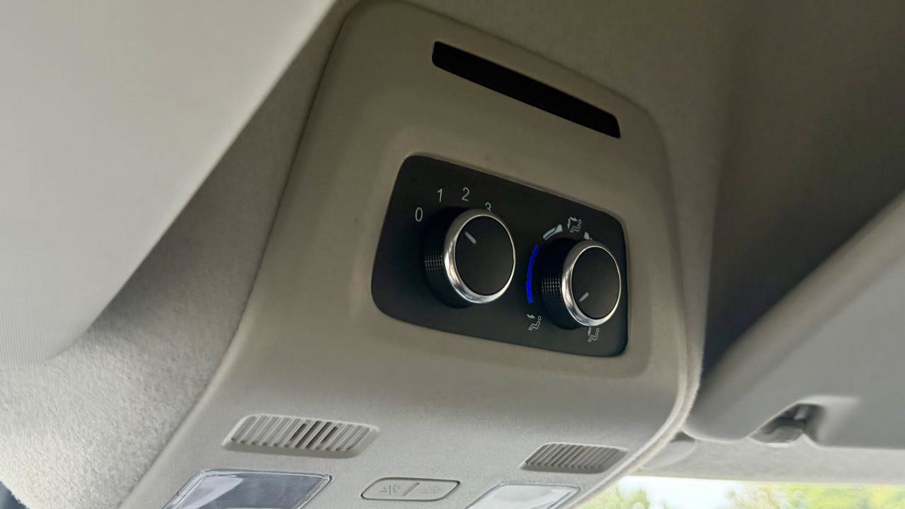 Used 2024 Ford Transit 350 XLT RWD image 22