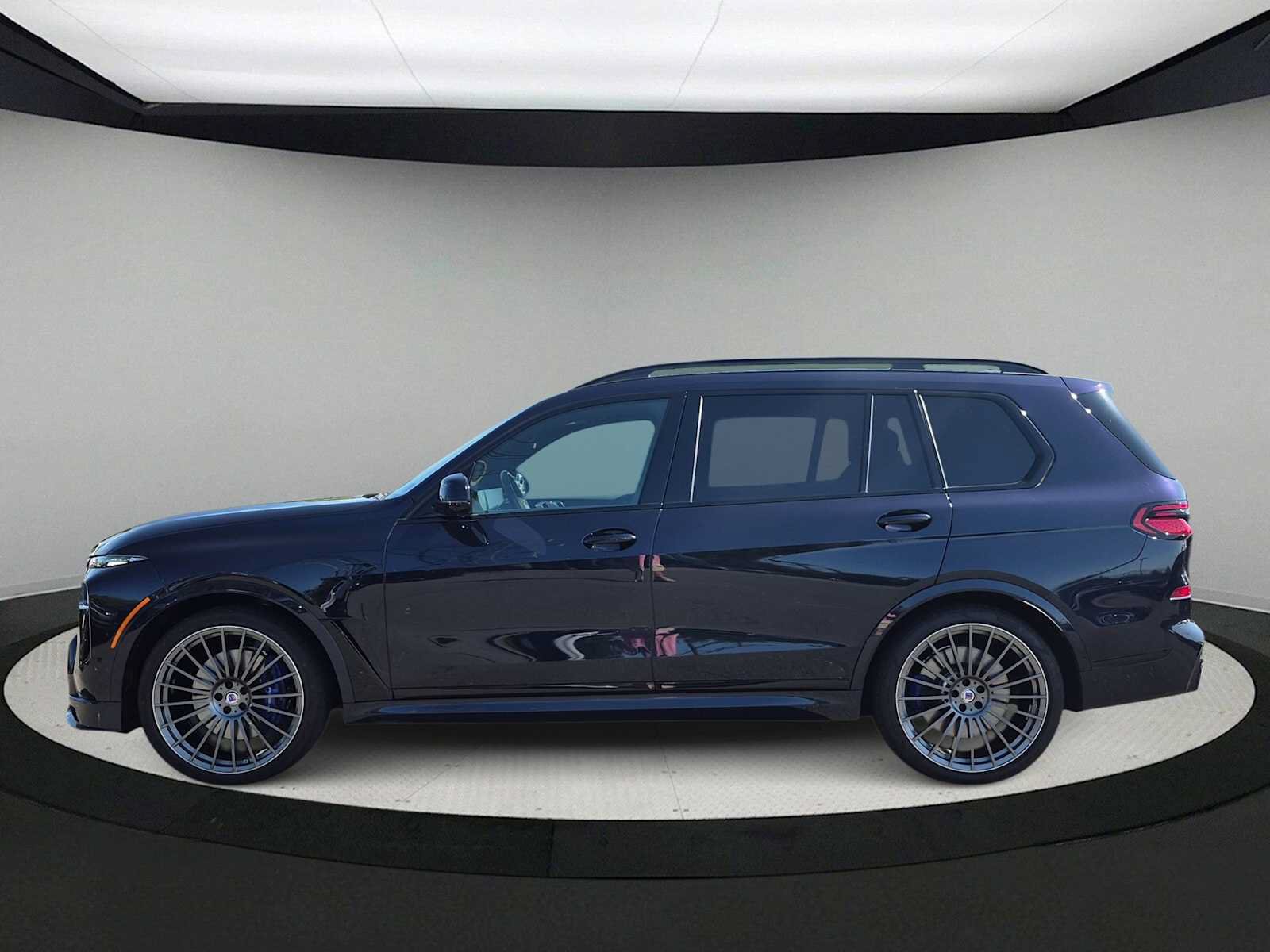 Used 2024 BMW ALPINA XB7 AWD/4WD image 5