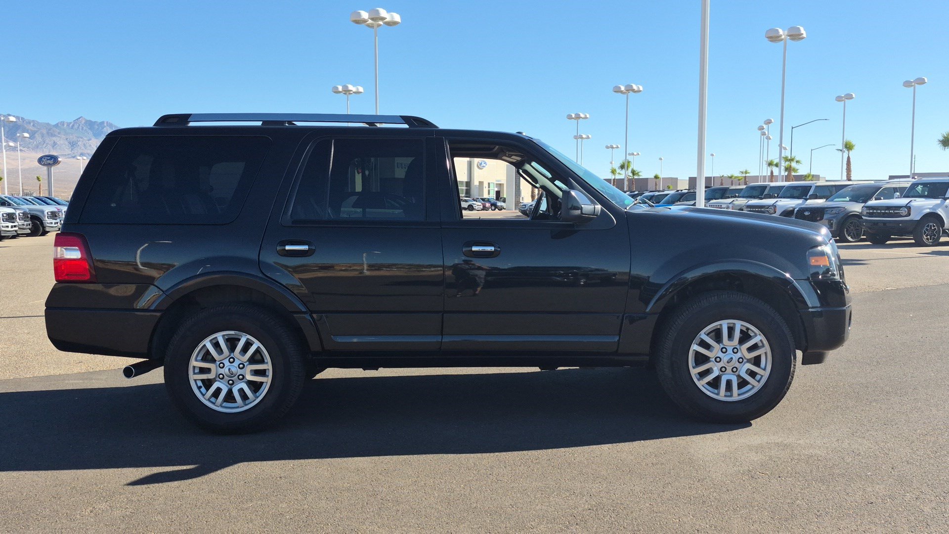 Used 2013 Ford Expedition Limited AWD/4WD image 2