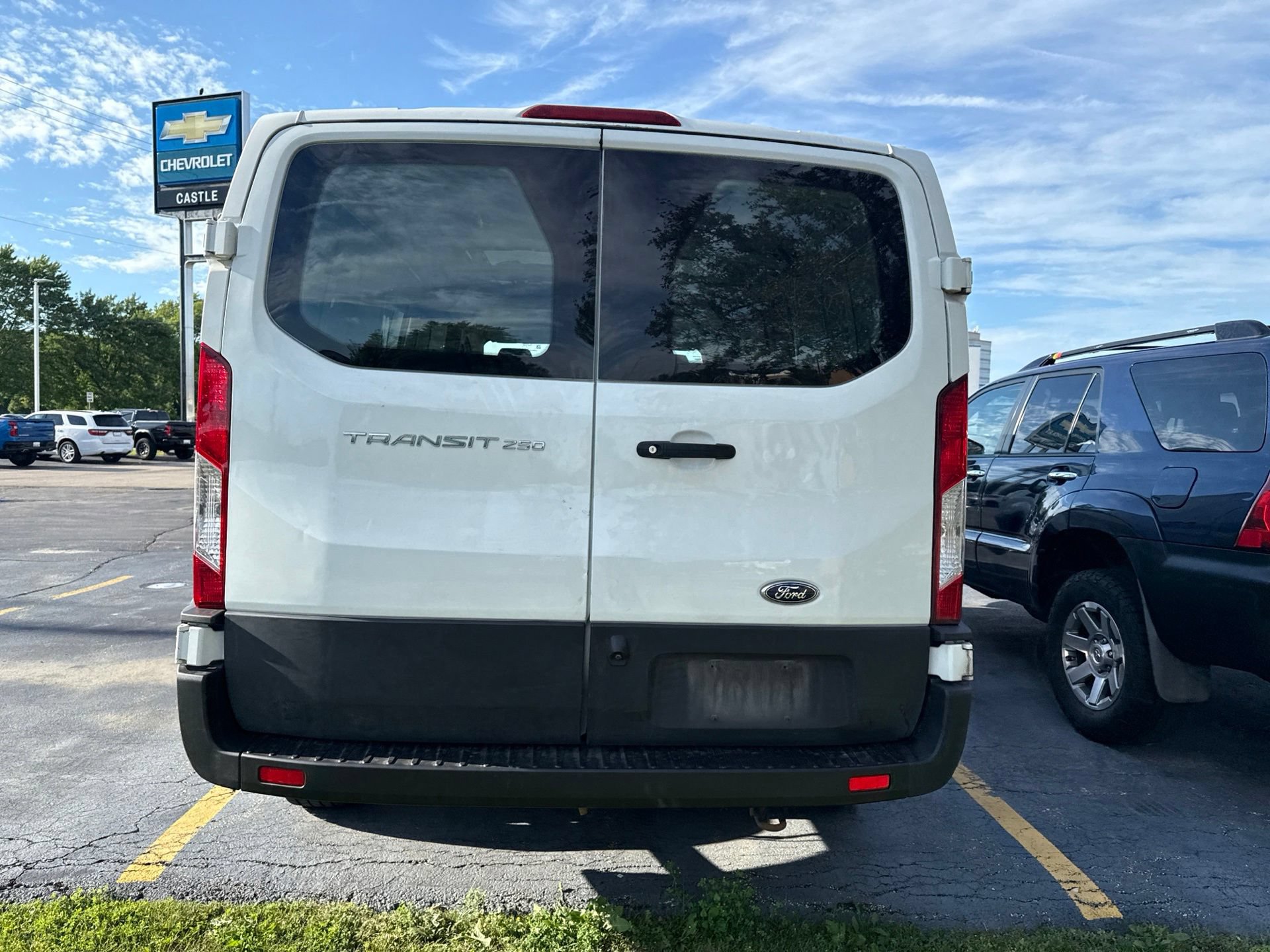 Used 2020 Ford Transit 250 Low Roof RWD image 10