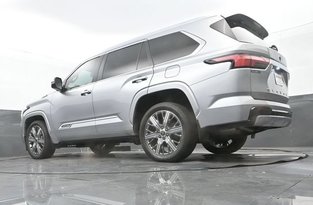 Used 2024 Toyota Sequoia Capstone RWD image 10