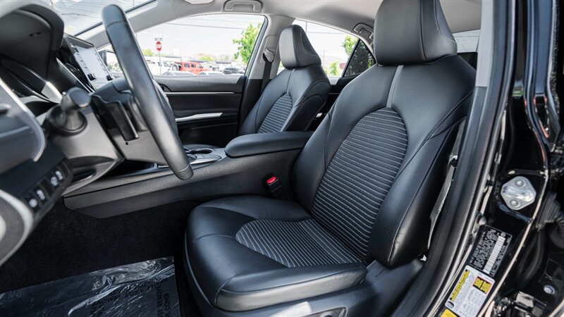 Used 2022 Toyota Camry SE w/ Convenience Package FWD image 13