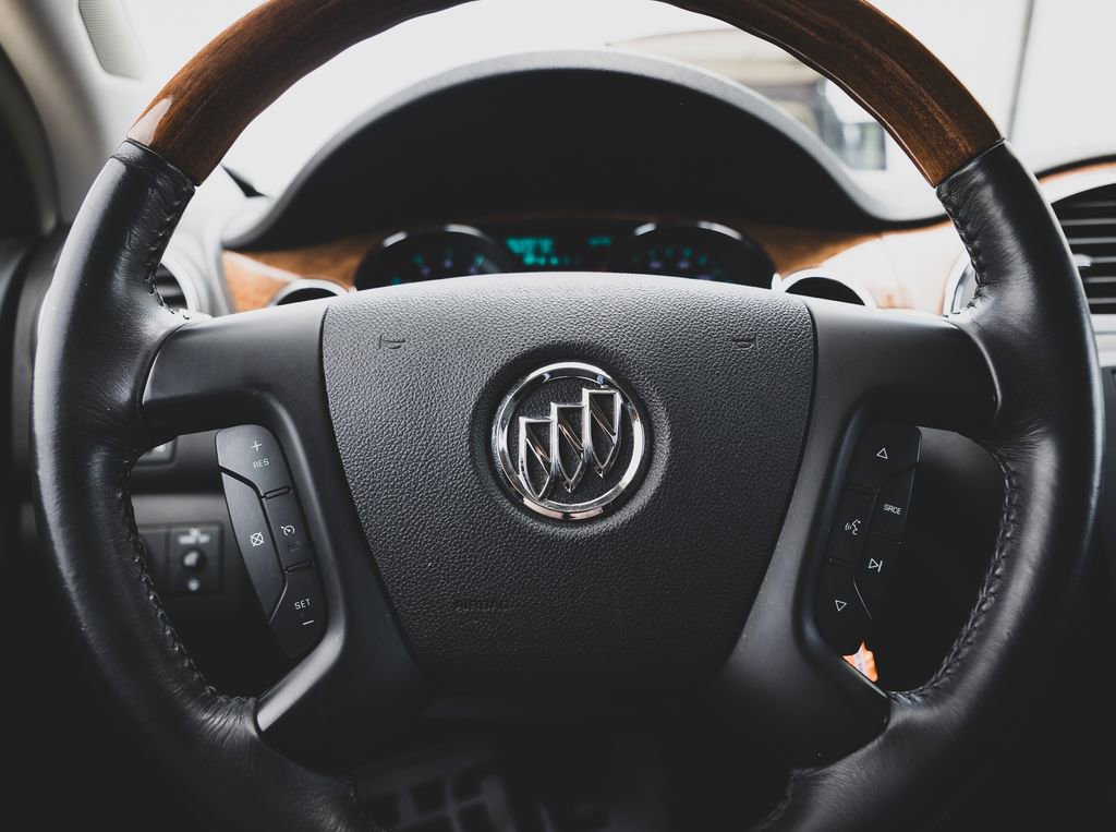 Used 2008 Buick Enclave CXL w/ Driver Confidence Package image 11