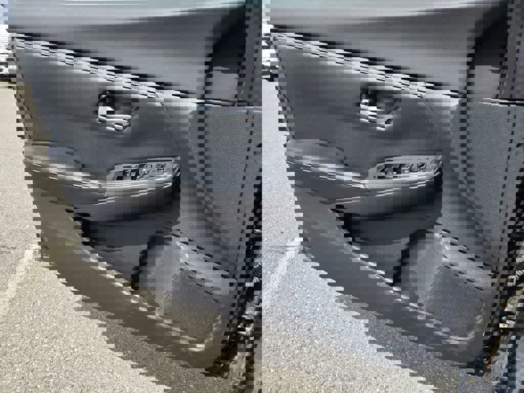 Used 2022 Nissan Sentra SV FWD image 19