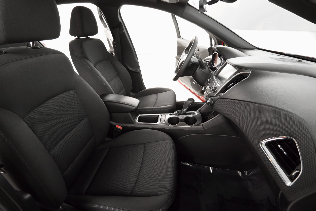 Used 2016 Chevrolet Cruze LT w/ Sun And Sound Package image 23