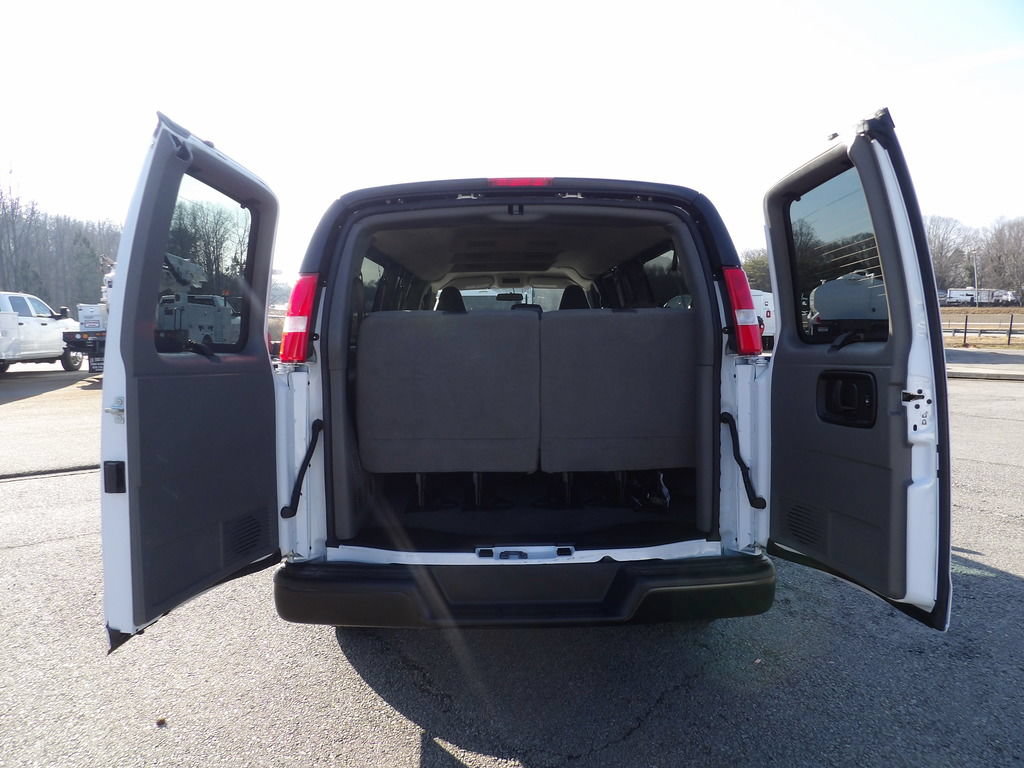 Used 2024 Chevrolet Express 3500 LS RWD image 49