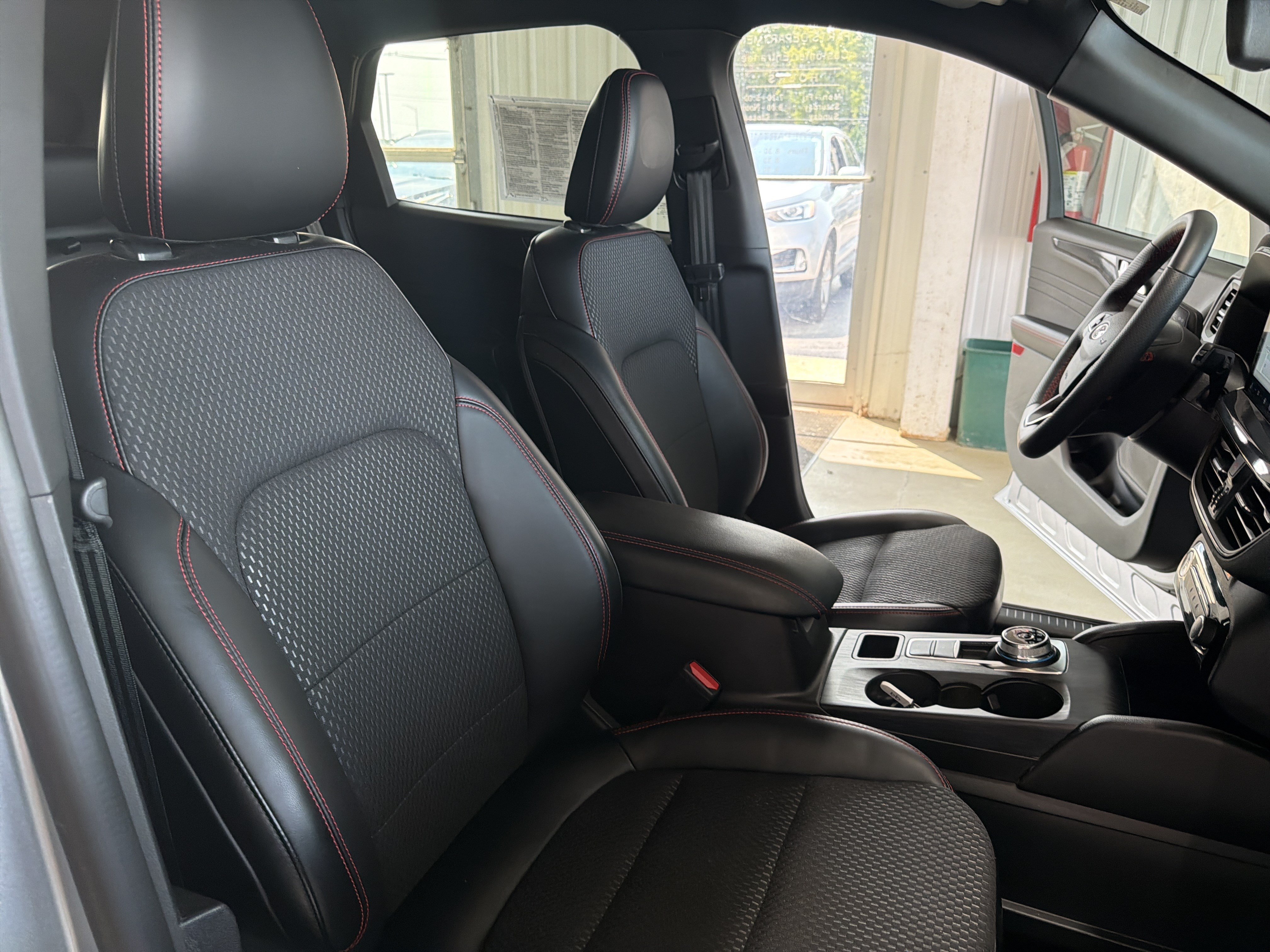 Used 2024 Ford Escape ST-Line w/ Tech Pack #1 AWD/4WD image 46
