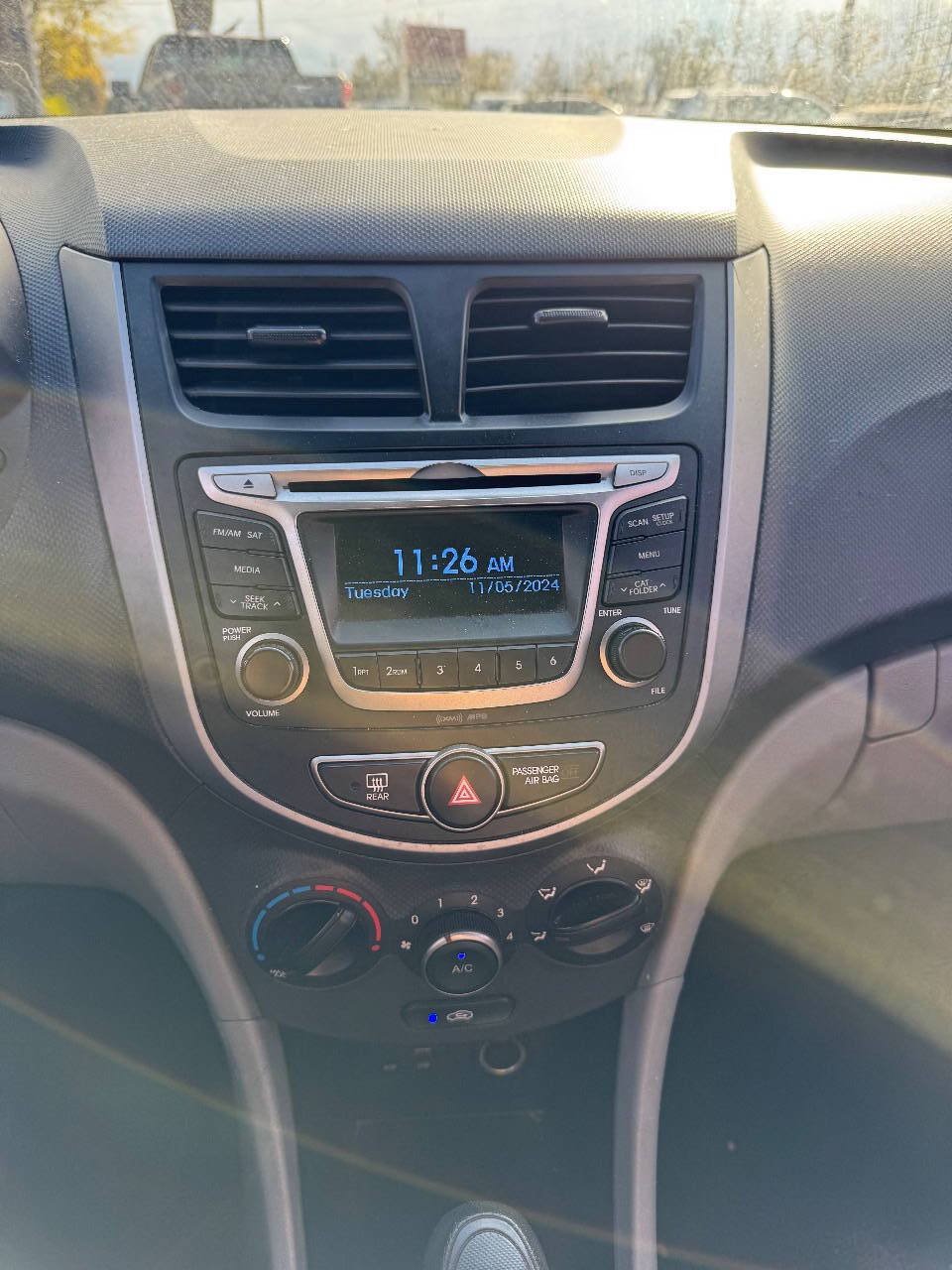 Used 2015 Hyundai Accent GLS FWD image 15