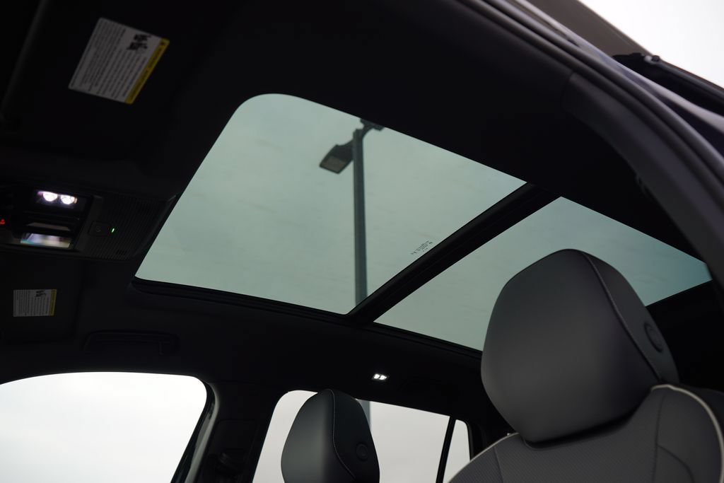 New 2026 Volkswagen Tiguan SEL R-Line AWD/4WD image 13