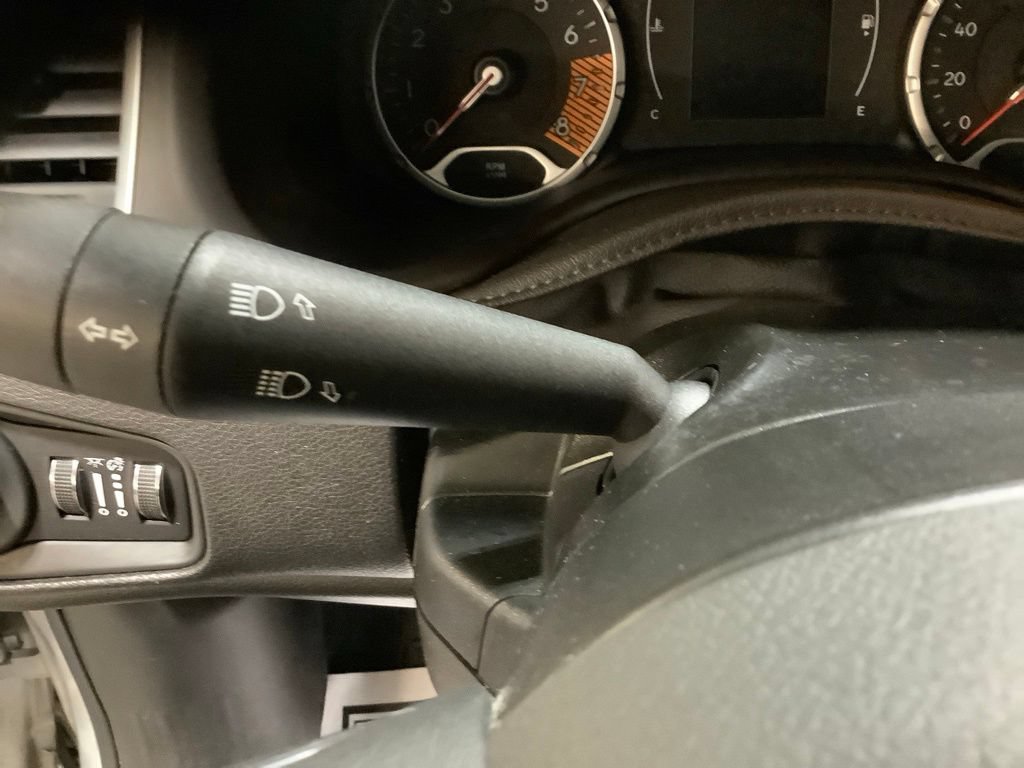 Certified 2020 Jeep Renegade Latitude w/ Cold Weather Group AWD/4WD image 23