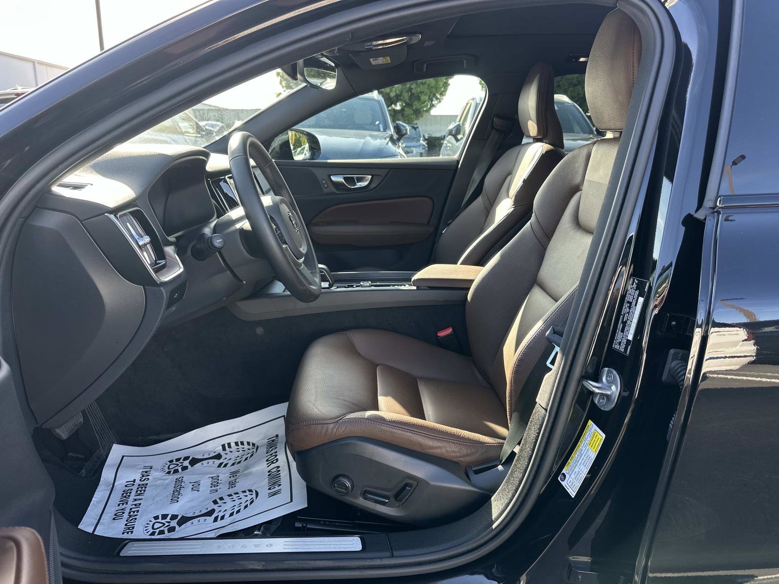 Certified 2025 Volvo V60 B5 Cross Country Plus image 17