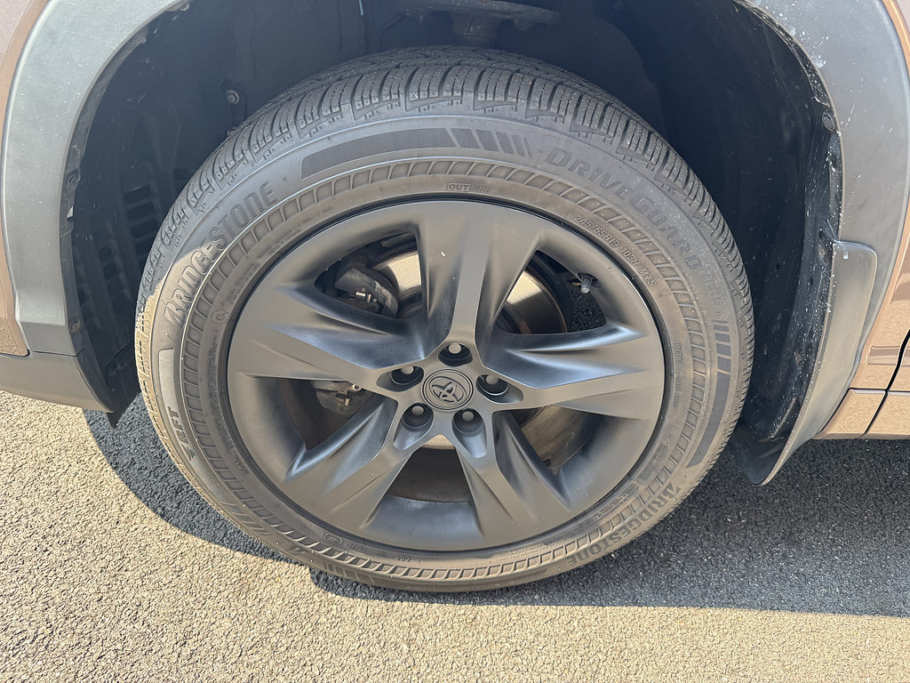 Certified 2019 Toyota Highlander Limited AWD/4WD image 28