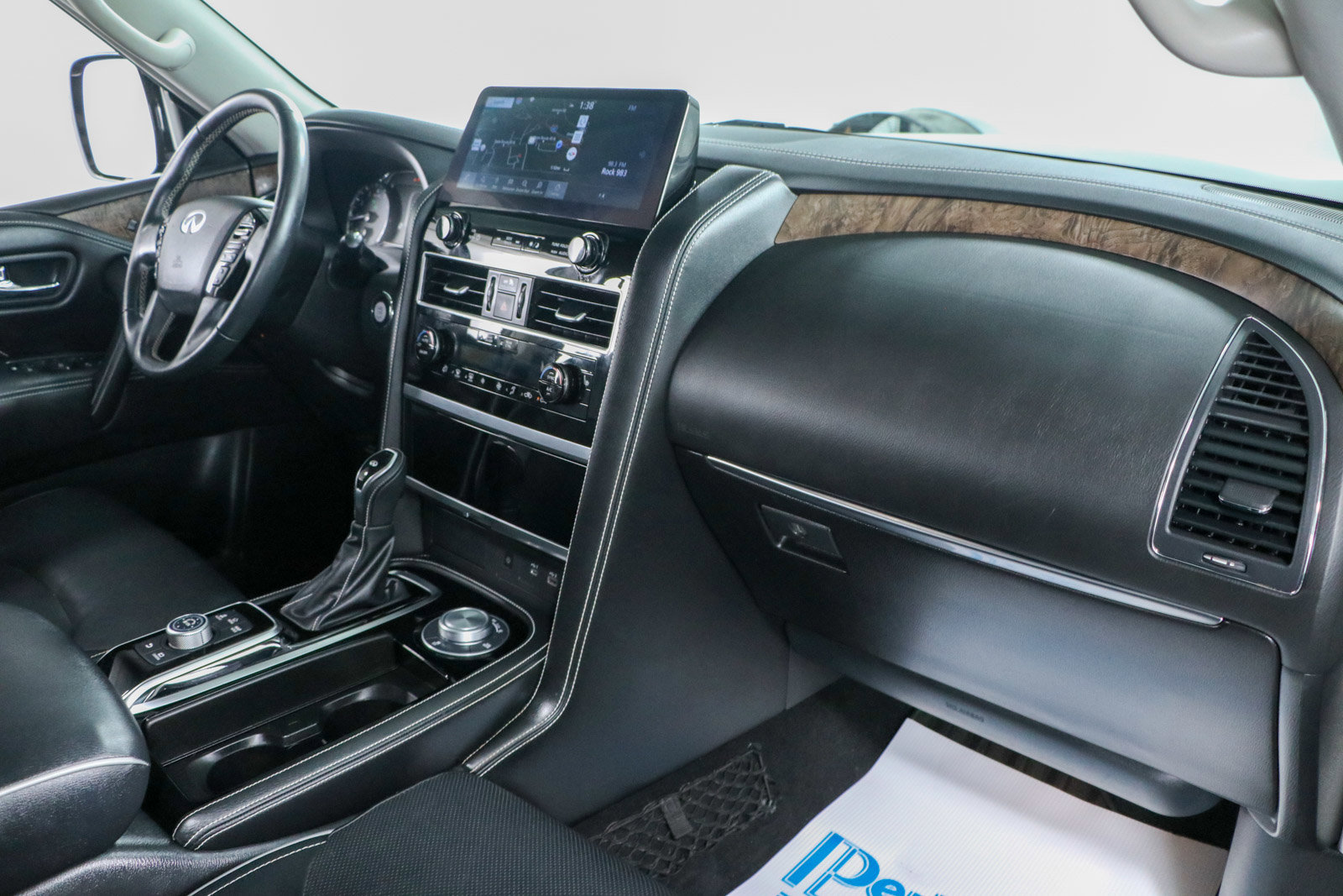 Used 2024 INFINITI QX80 Premium Select w/ All-Season Package image 33