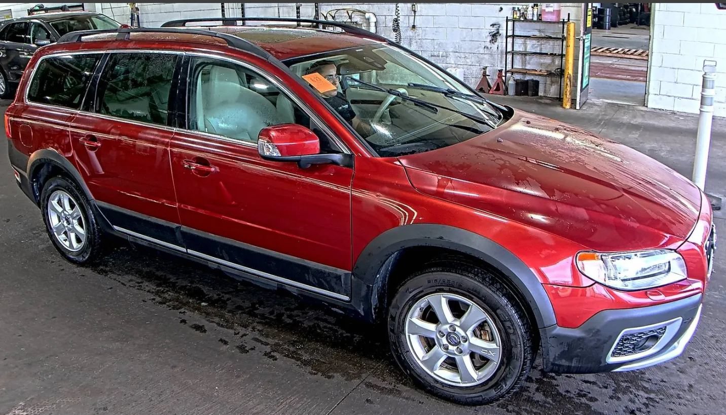 Used 2013 Volvo XC70 3.2 AWD/4WD image 4