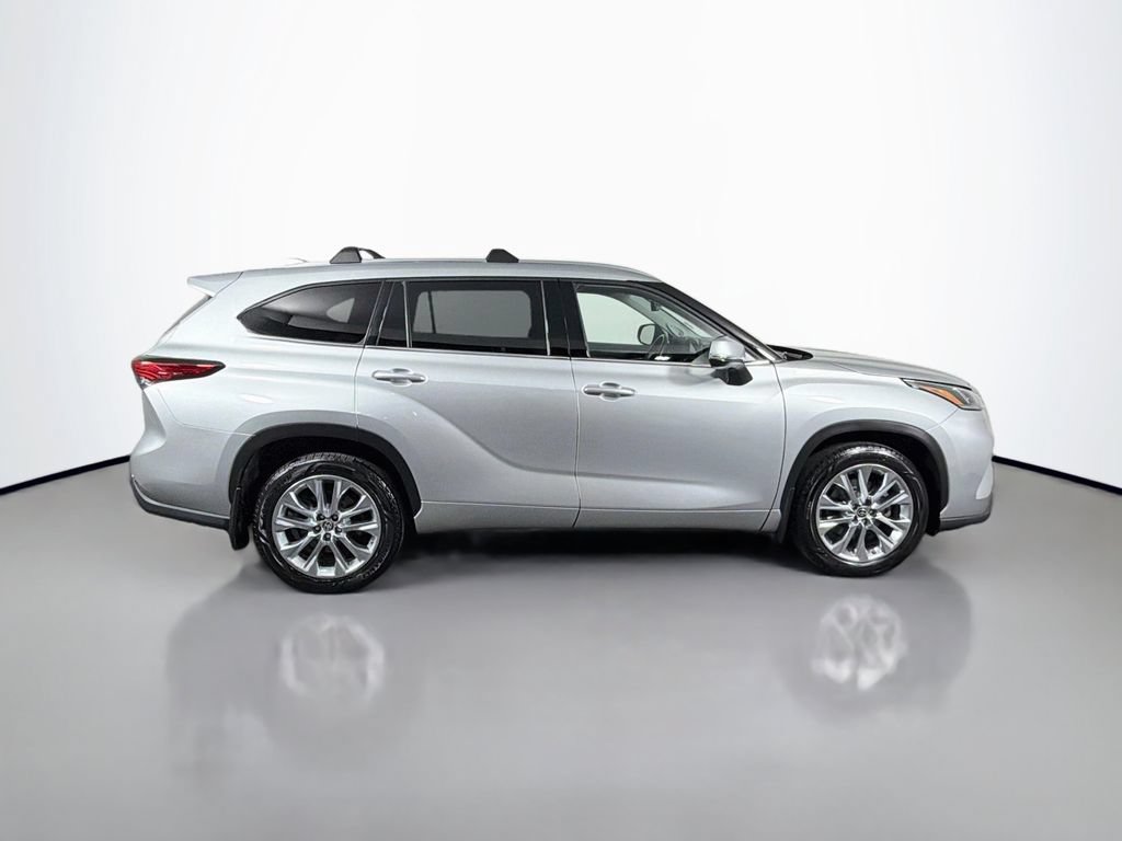 Used 2023 Toyota Highlander Limited AWD/4WD image 8