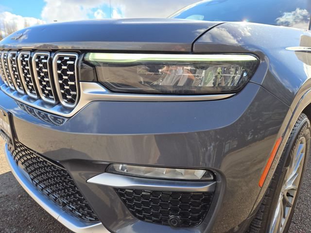 Used 2024 Jeep Grand Cherokee Summit AWD/4WD image 6