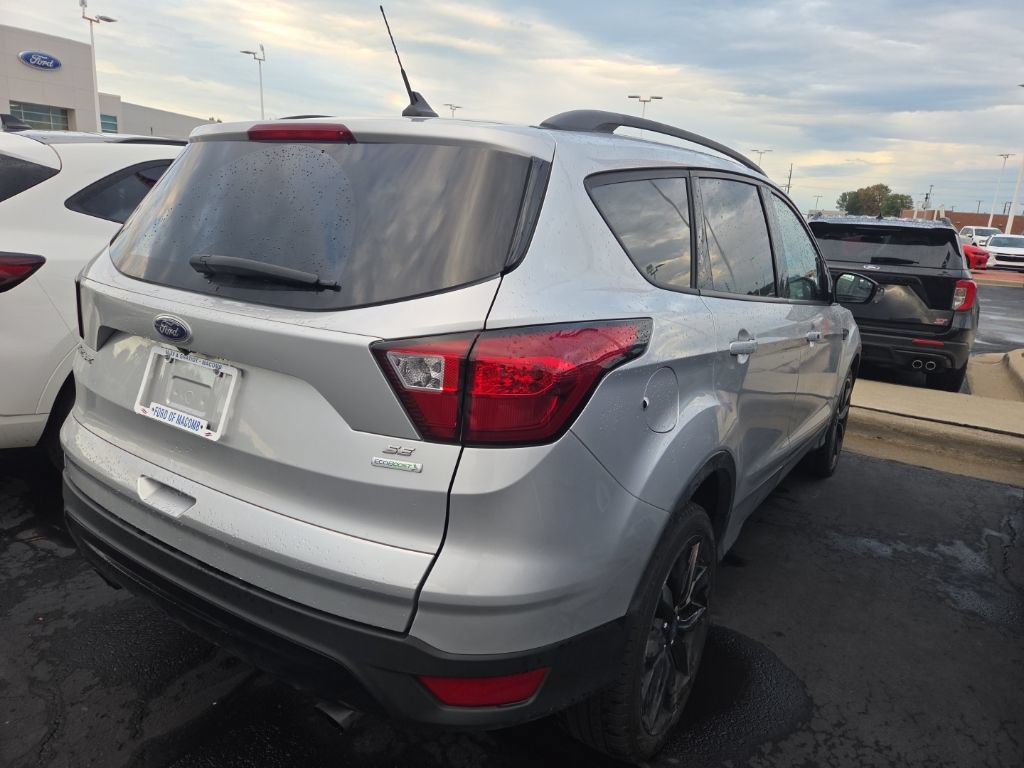 Used 2019 Ford Escape SE FWD image 10