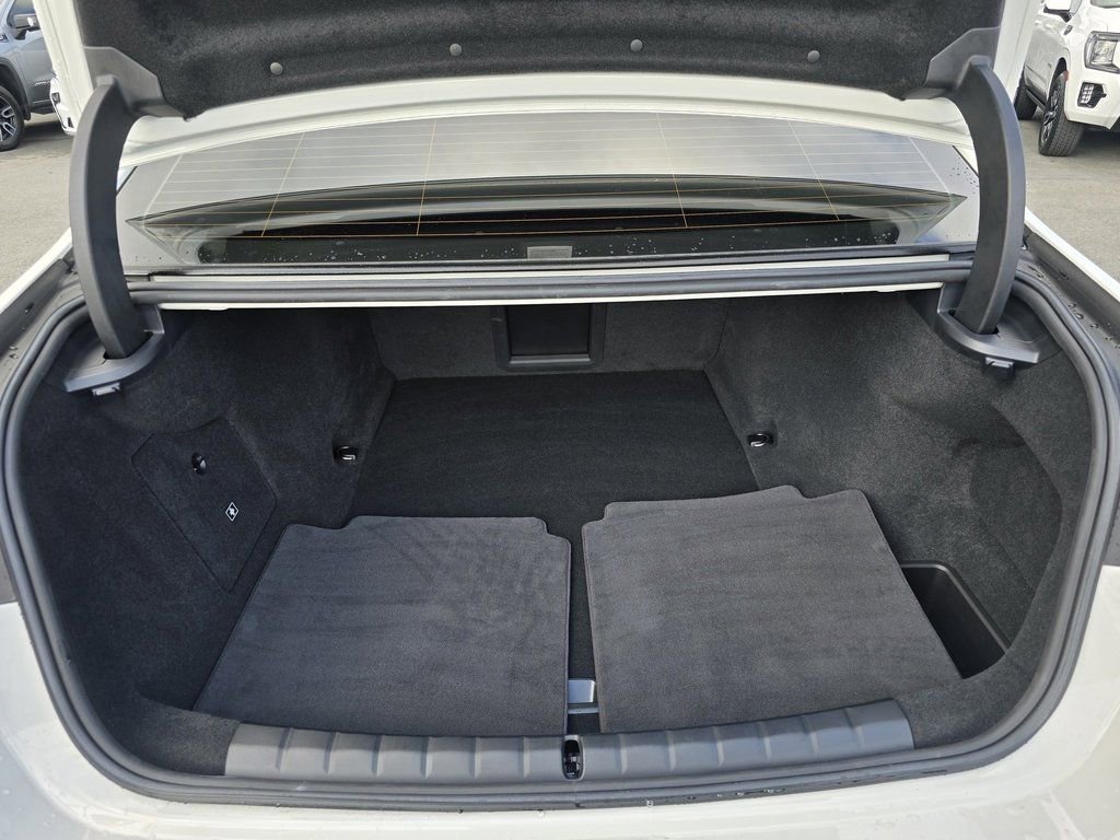 Used 2024 BMW i7 xDrive60 image 13