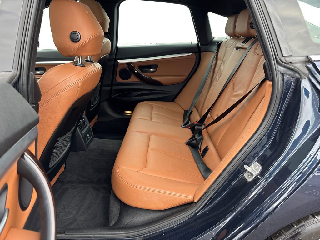 Used 2017 BMW 330i Gran Turismo xDrive image 10