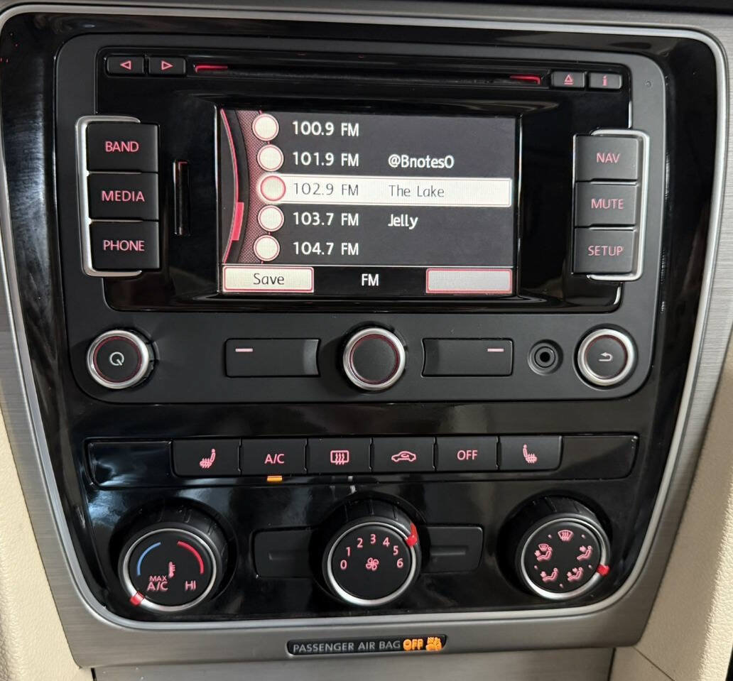 Used 2015 Volkswagen Passat 1.8T SE FWD image 17