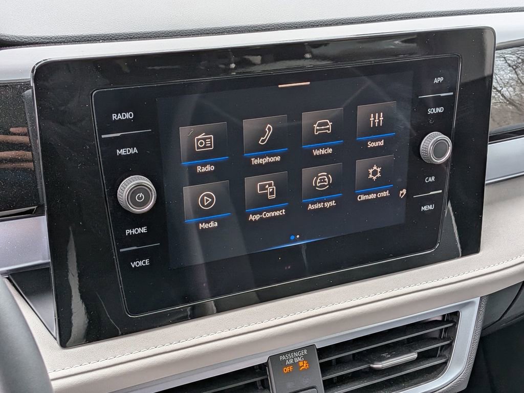 Used 2025 Volkswagen Taos SE w/ Panoramic Sunroof Package image 22