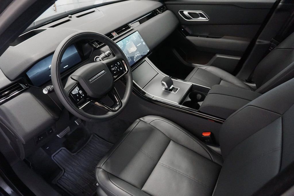 Used 2025 Land Rover Range Rover Velar Dynamic SE image 18