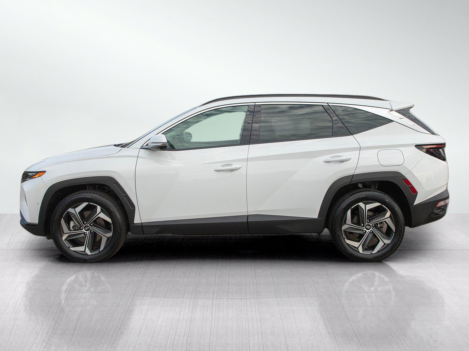 Used 2024 Hyundai Tucson Limited AWD/4WD image 2