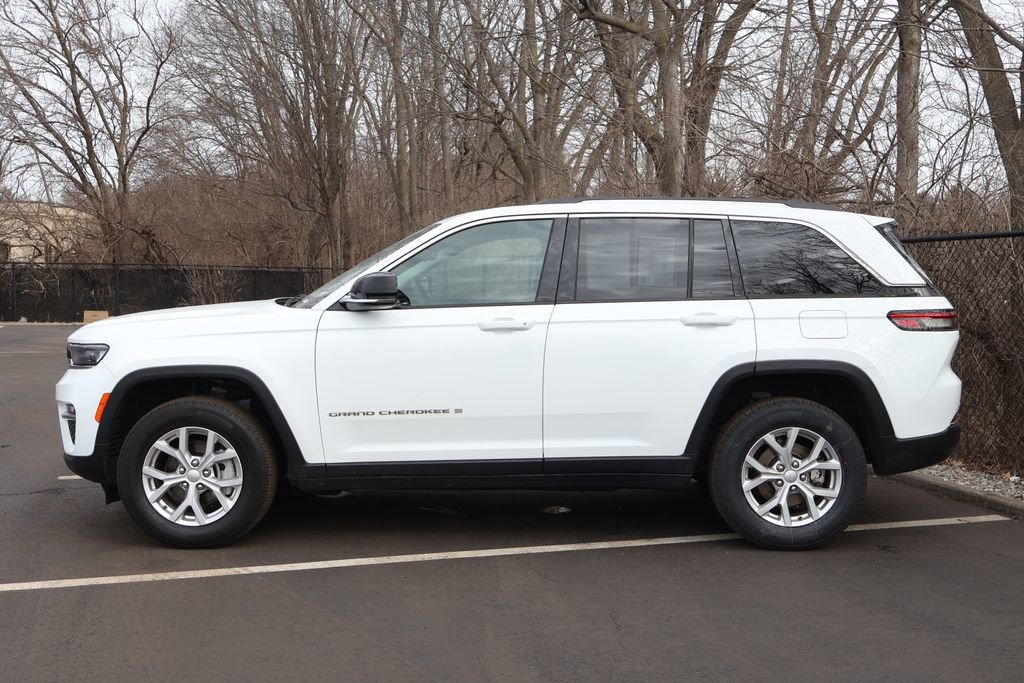 Used 2024 Jeep Grand Cherokee Limited image 4