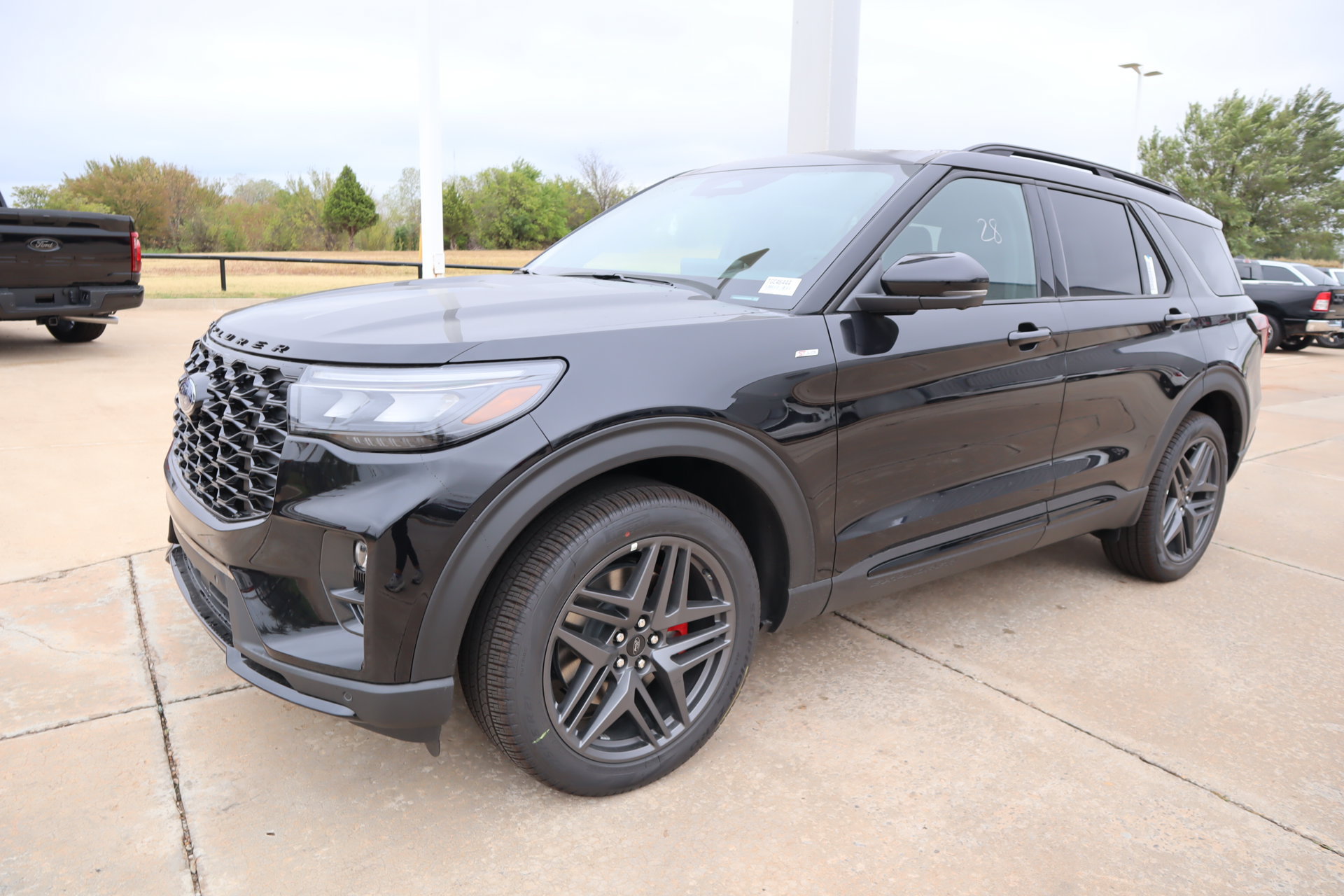 New 2026 Ford Explorer ST-Line w/ ST-Line Street Pack AWD/4WD image 11