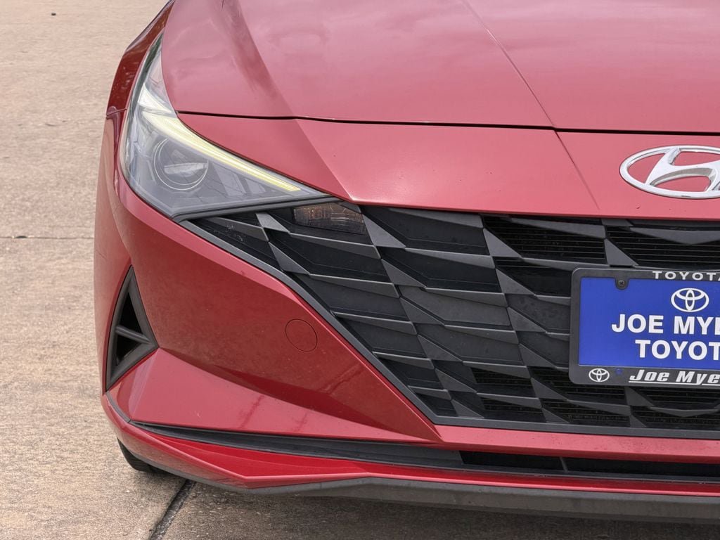Used 2023 Hyundai Elantra SEL w/ Cargo Package FWD image 5