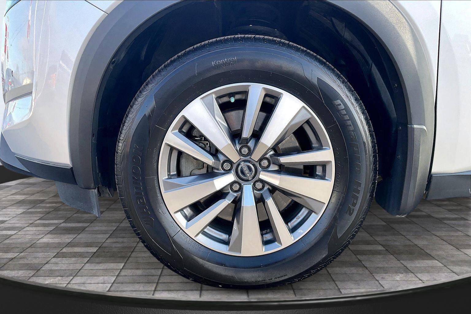 Certified 2022 Nissan Pathfinder SL image 9