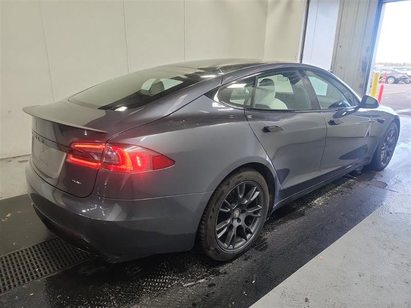 Used 2021 Tesla Model S Plaid image 12
