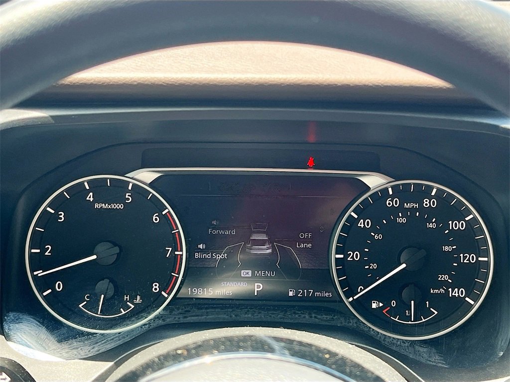 Used 2023 Nissan Rogue SV image 12