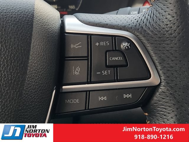 Used 2025 Toyota Sienna XLE Woodland Edition AWD/4WD image 29