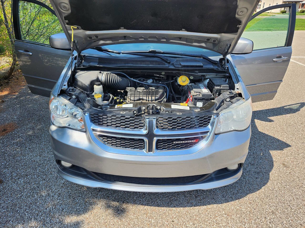 Used 2015 Dodge Grand Caravan SXT image 22